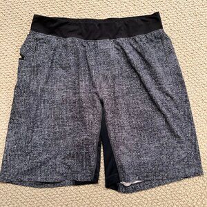 Lululemon Athletic T.H.E. Short Linerless 9” Size Large